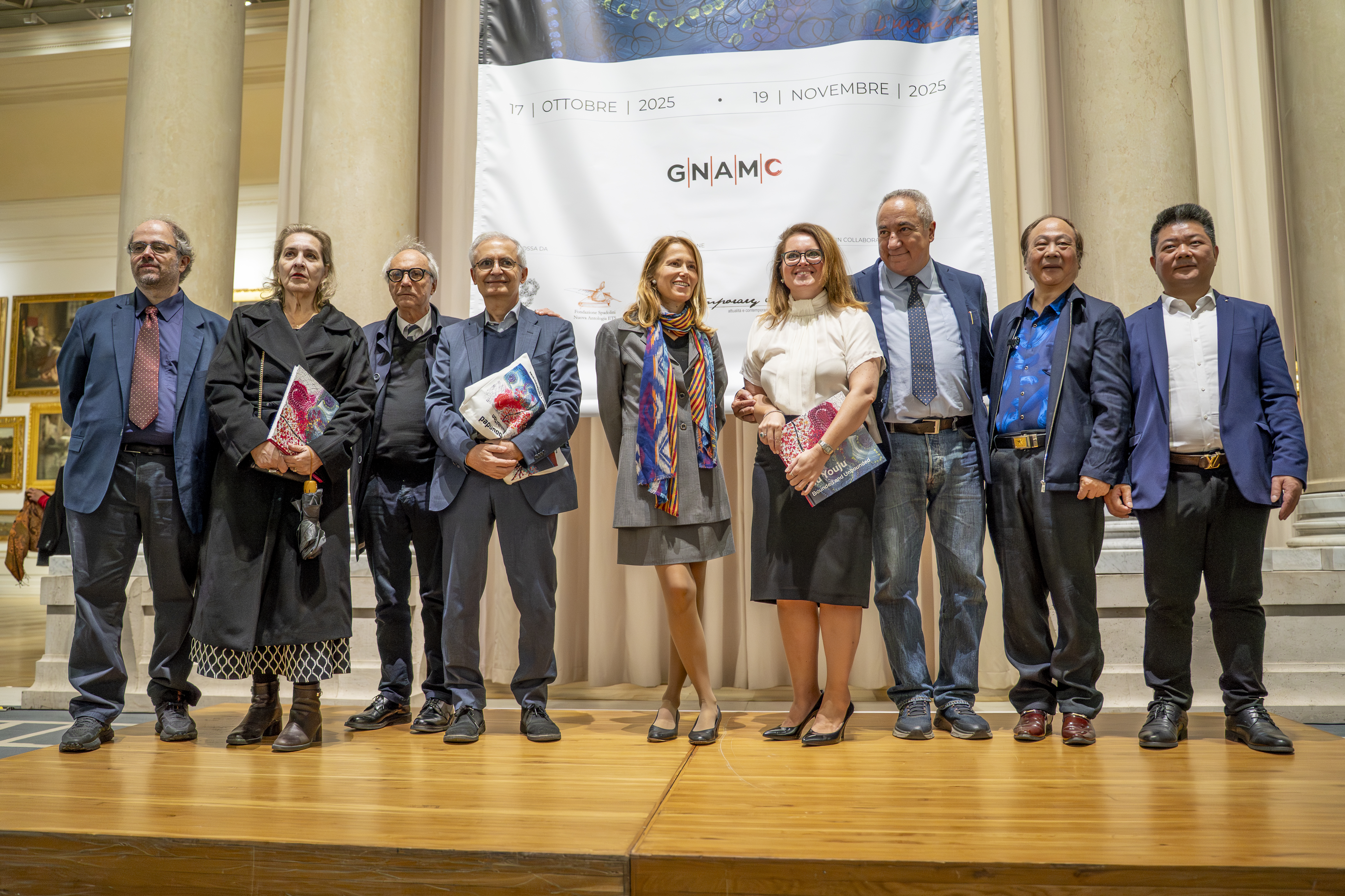 意大利国家现当代艺术美术馆馆长Renata Cristina Mazzantini、罗马美院古代艺术史与博物馆学教授Marco Nocca、佩鲁贾美院院长Tiziana D'Acchille、拉奎拉美院院长Marco Brandizzi、艺术史学家Andrea Guastella出席了开幕式