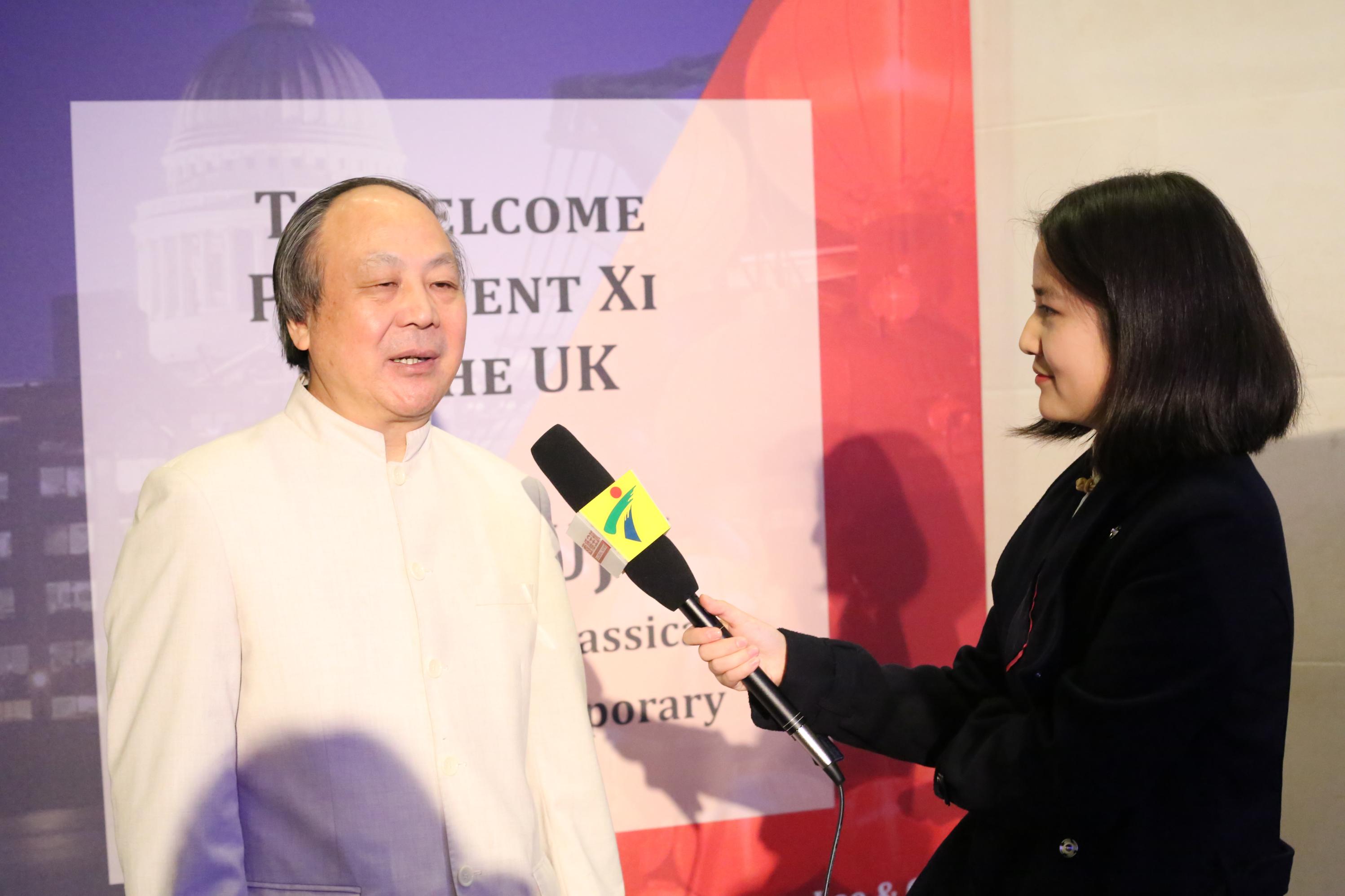 刘佑局接受电视台采访