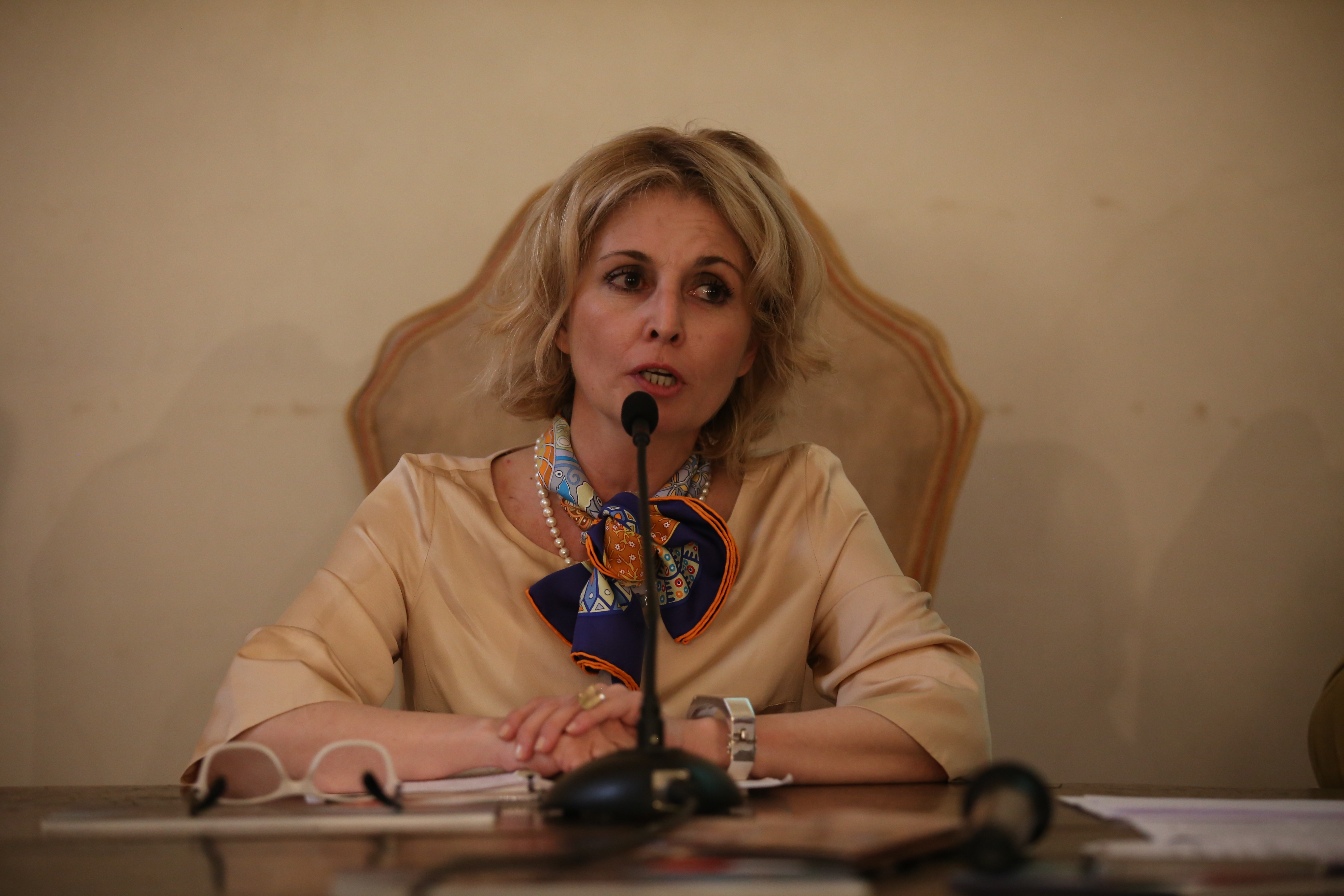 米兰布雷拉美术学院院长在刘佑局作品研讨会上发表专题报告